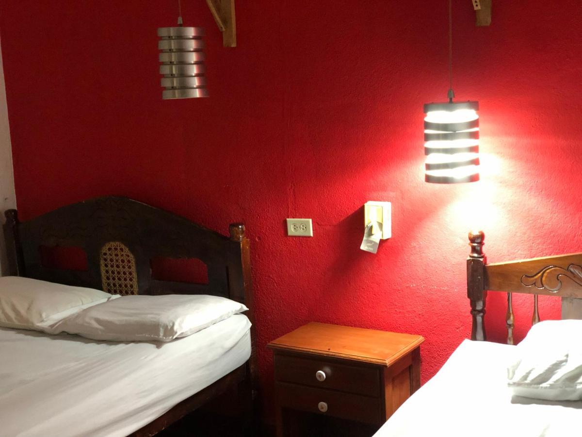 Hostal Vacaciones Nicas Leon Exterior photo