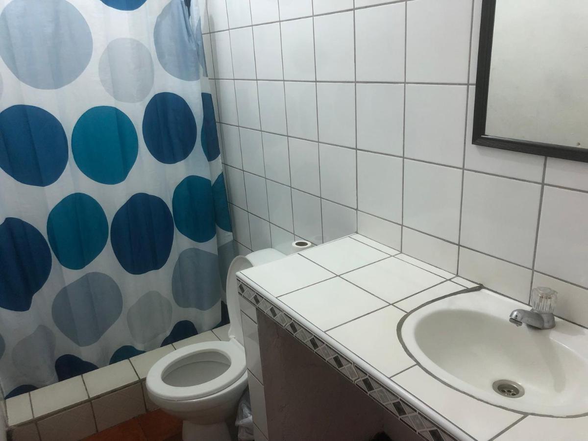Hostal Vacaciones Nicas Leon Exterior photo